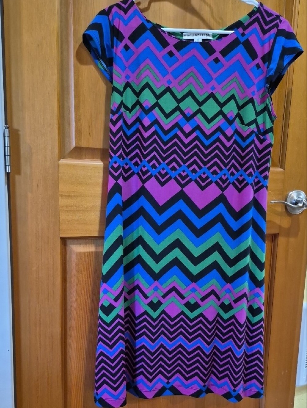 10 Madison Leigh stretch dress cap sleeve geometric green pink purple blue black